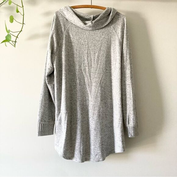 Torrid Size 2X Super Soft Plush Light Grey Cowl Neck Tunic Sweatshirt - Picture 5 of 7
